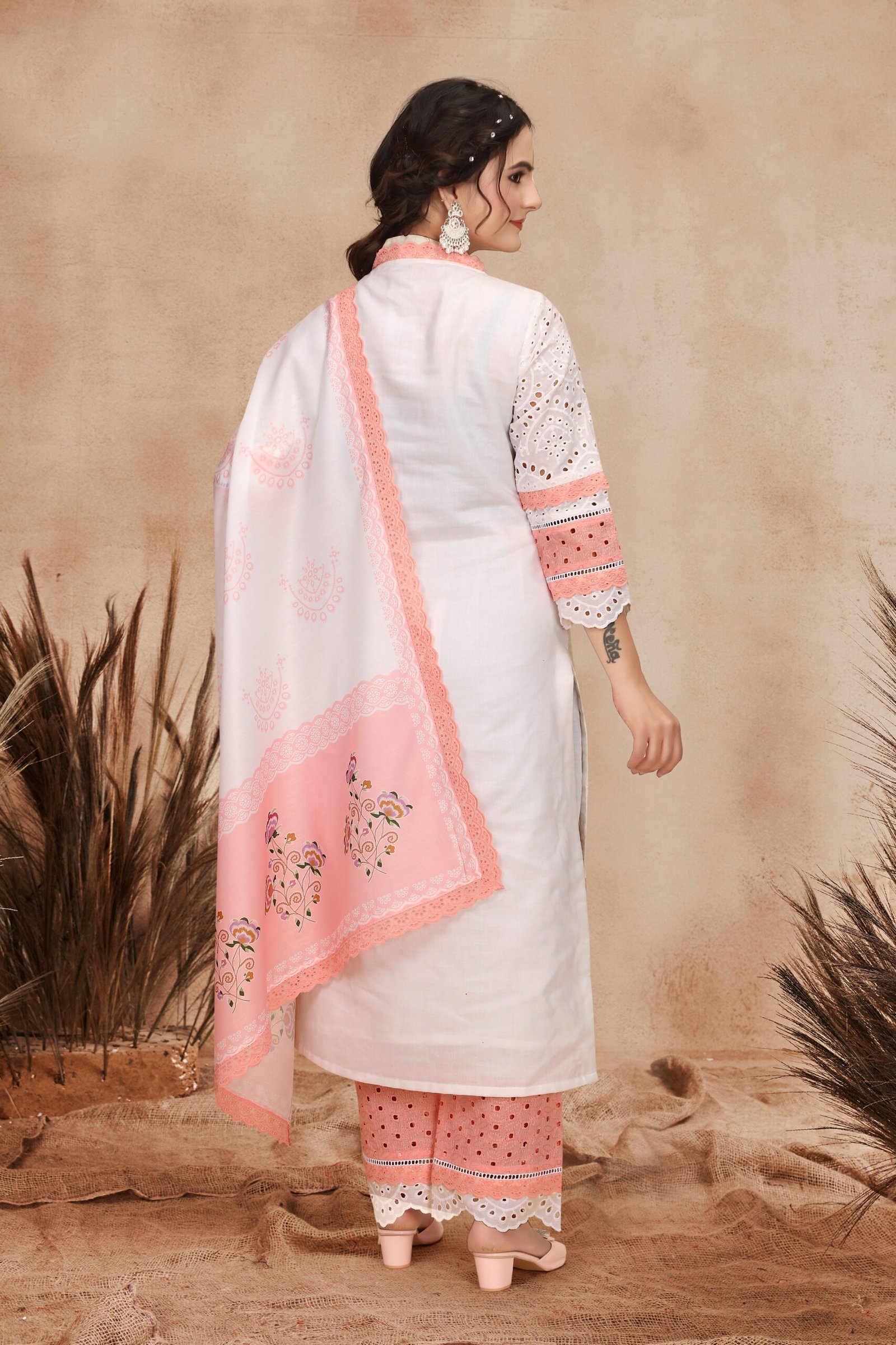 108_PEACH_WHITE-4-scaled-1.jpg Peach White Exquisite Cotton Cambric & Maslin Digital Print Kurti Set - Image 3
