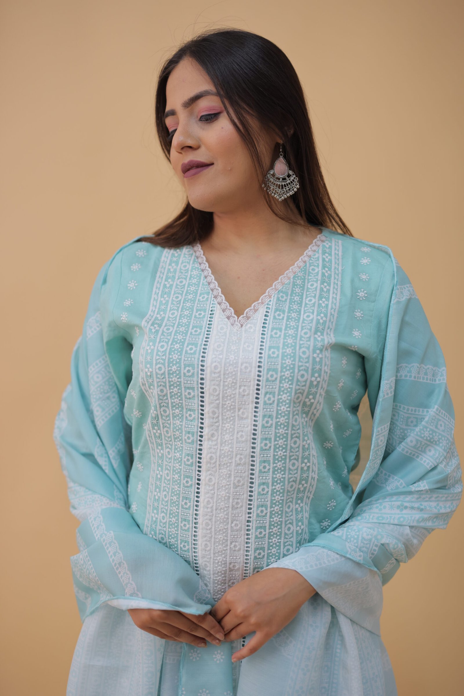 EV24-105_BLUE_WHITE-3-scaled-1.jpg Blue & White Exquisite Cotton Cambric & Maslin Digital Print Kurti Set - Image 2