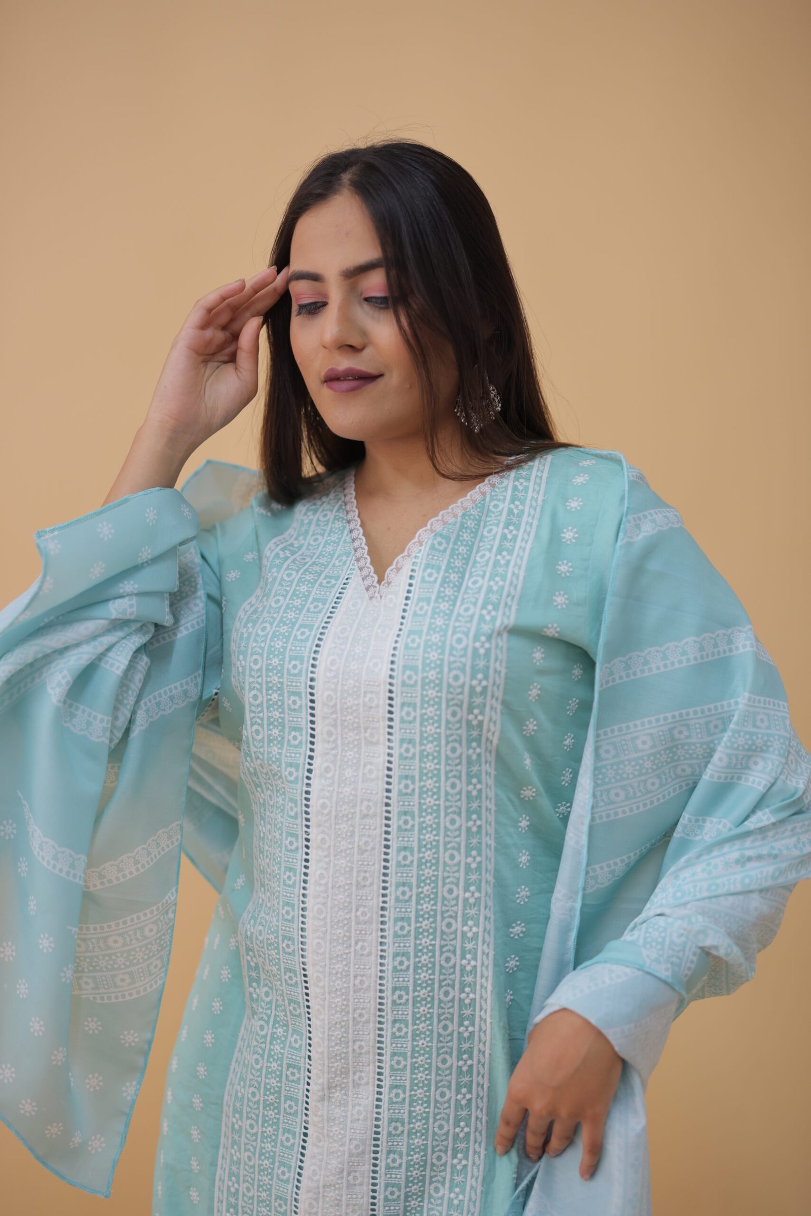 EV24-105_BLUE_WHITE-4-scaled-1.jpg Blue & White Exquisite Cotton Cambric & Maslin Digital Print Kurti Set - Image 3