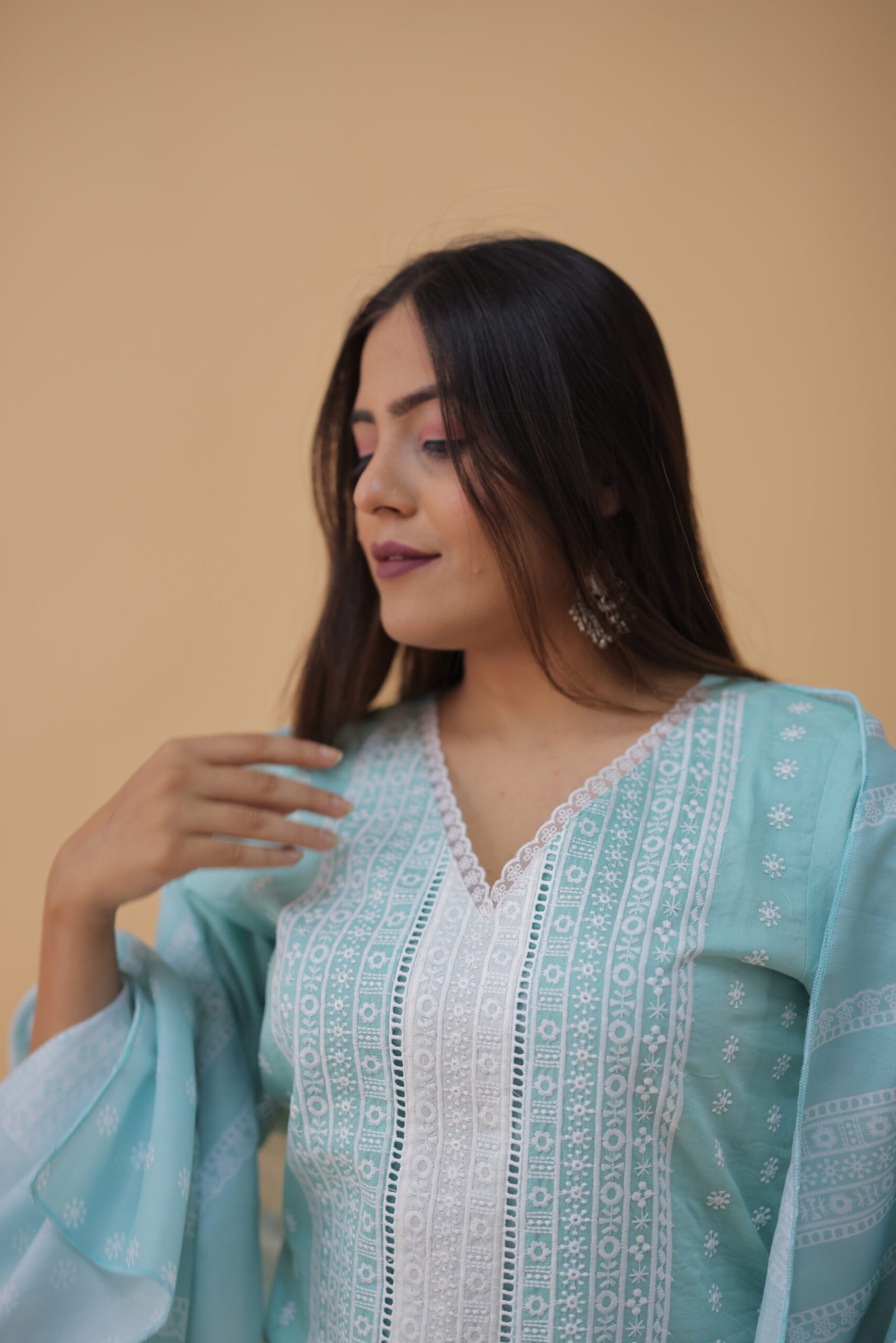 EV24-105_BLUE_WHITE-5-scaled-1.jpg Blue & White Exquisite Cotton Cambric & Maslin Digital Print Kurti Set - Image 4