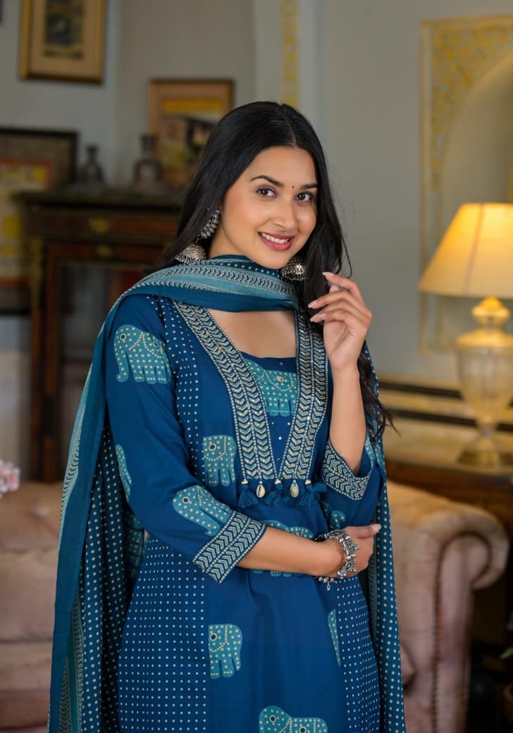 IMG-20250813-WA0141.jpg Elegant Heavy Cotton Kurti Pant Set with Sequence Work Dupatta - Image 5