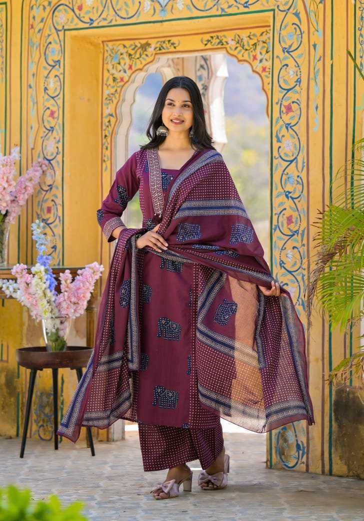 IMG-20250813-WA0145.jpg Elegant Heavy Cotton Kurti Pant Set with Sequence Work Dupatta - Image 3