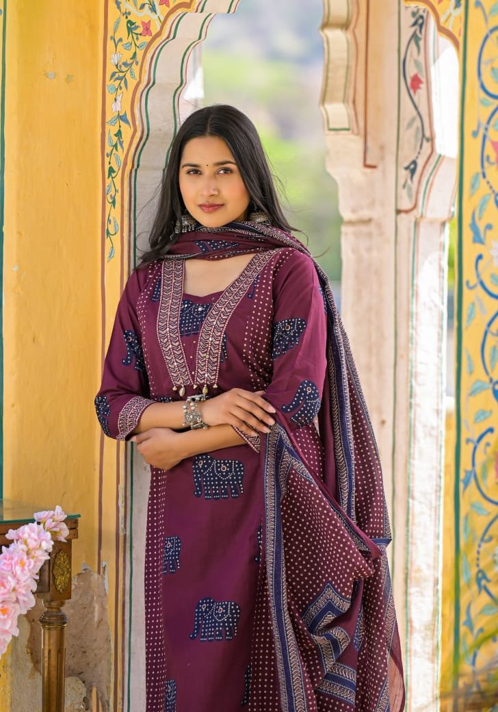 IMG-20250813-WA0149.jpg Elegant Heavy Cotton Kurti Pant Set with Sequence Work Dupatta - Image 2